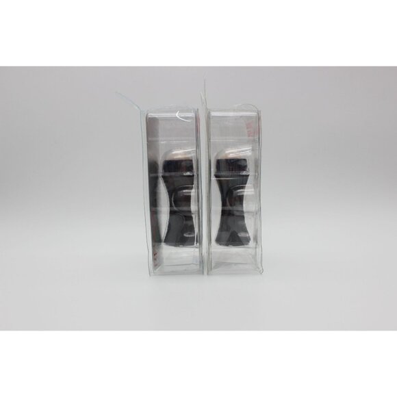 Revlon Oil-Absorbing oil control on the go volcanic stone reusable roller - Picture 4 of 8